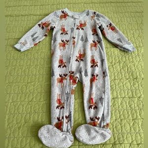 💜Carters “Just One You” for Boys Size 2T Gray w/Browns Reindeer Onesie Pajamas